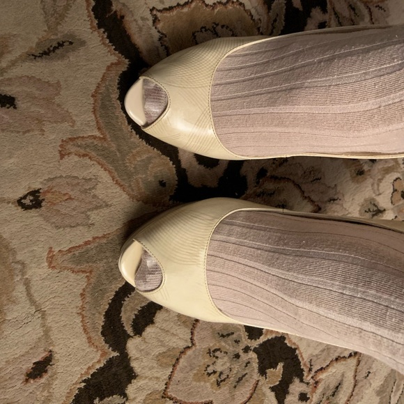 Enzo Angiolini Eastarlite natural platform heels - Picture 10 of 11